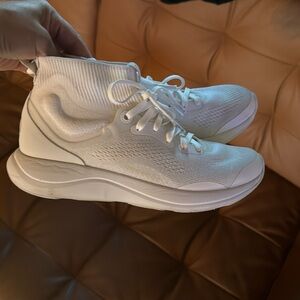 lululemon tenis shoes